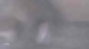 బహిరంగ లైంగిక ఎన్‌కౌంటర్ కోసం పెద్ద రొమ్ములతో దక్షిణ భారత పరిపక్వ మహిళ 2 మిన్ 40 సెకను