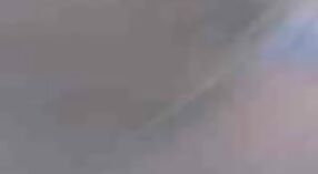 బహిరంగ లైంగిక ఎన్‌కౌంటర్ కోసం పెద్ద రొమ్ములతో దక్షిణ భారత పరిపక్వ మహిళ 3 మిన్ 30 సెకను