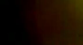 ভারতীয় পরিপক্ক মহিলা এবং তার সঙ্গী তীব্র যৌন লড়াইয়ে জড়িত 2 মিন 30 সেকেন্ড