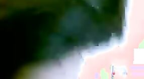 இந்திய முதிர்ந்த பெண்ணும் அவரது கூட்டாளியும் தீவிரமான பாலியல் சந்திப்பில் ஈடுபடுகிறார்கள் 0 நிமிடம் 0 நொடி
