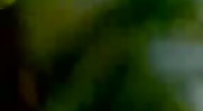 భారతీయ పరిపక్వ మహిళ మరియు ఆమె భాగస్వామి తీవ్రమైన లైంగిక ఎన్‌కౌంటర్‌లో పాల్గొంటారు 1 మిన్ 00 సెకను
