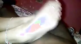Dedos de los pies indios frescos explorados en video erótico 1 mín. 00 sec
