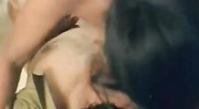 Penampilan sensual Devikas dalam film India yang menampilkan payudara besar 3 min 00 sec