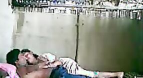 Prawdziwy indyjski pokojówka złapany z jej chłopak 3 / min 40 sec