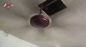 घर का बना वीडियो में बड़े स्तनों के साथ सेक्सी भारतीय गृहिणी 6 मिन 50 एसईसी