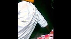 देसी व्हिलेज आंटी तिच्या सासर्‍यासह भारतीय अश्लील व्हिडिओमध्ये खोडकर बनते 1 मिन 00 सेकंद