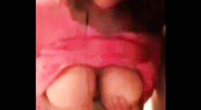 Genç seks video ile Hint kız ile büyük göğüsler 2 dakika 00 saniyelik
