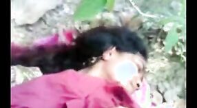Villaggio indiano ragazza con corpo perfetto gode di sesso all'aperto 2 min 30 sec
