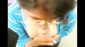దేశీ టీన్ హార్డ్కోర్ వీడియోలో వేడి లోతైన గొంతు బ్లోజాబ్ ఇస్తుంది 1 మిన్ 10 సెకను