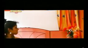 ஒரு ரகசிய இந்திய டீன் ஒரு சமரச நிலையில் கேமராவில் சிக்கியது 0 நிமிடம் 50 நொடி