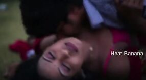Tamil tia gosta de sexo ao ar livre com seu amante secreto em um filme picante 10 minuto 20 SEC