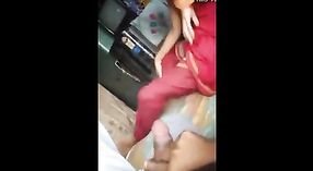 Se filtró un video de masturbación con la mano en solitario de hermanas punjabíes 1 mín. 30 sec