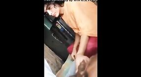 Se filtró un video de masturbación con la mano en solitario de hermanas punjabíes 1 mín. 40 sec