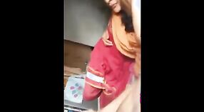 Se filtró un video de masturbación con la mano en solitario de hermanas punjabíes 0 mín. 0 sec