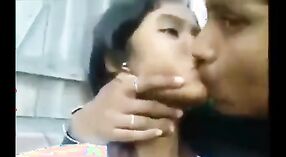 Romance ao ar livre de um casal Telugu apanhado em MMS 1 minuto 30 SEC