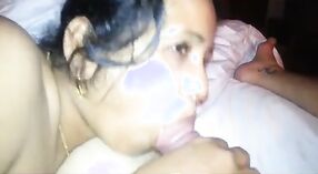 Desi aunty cho một nóng blowjob trong NÀY XXX video 0 tối thiểu 30 sn