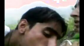 దేశీ విలేజ్ హౌస్‌వైఫ్స్ తన పొరుగువారితో సీక్రెట్ ఎన్‌కౌంటర్ 0 మిన్ 0 సెకను