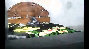 ఇండియన్ హౌస్‌వైఫ్స్ లీక్డ్ సెక్స్ వీడియో: వేడి మరియు ఆవిరి ఎన్‌కౌంటర్ 15 మిన్ 20 సెకను