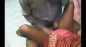 Enregistrement secret d'une femme mariée d'un village indien se livrant à une activité sexuelle avec un locataire 0 minute 40 sec