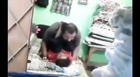 Une villageoise innocente séduite par son oncle dans un porno Desi 0 minute 30 sec