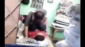 Onschuldig dorp meisje verleid door oom in Desi porno 1 min 00 sec