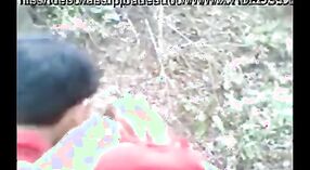 Video seks di luar ruangan dari remaja desa Marathi 2 min 40 sec