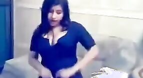 Big Ass Asian Babe aus Bangladesch wird geleckt und gefickt 0 min 30 s