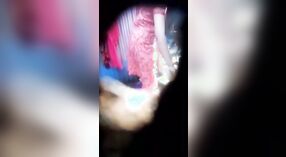 Adolescente ragazza indiana scoperto sulla macchina fotografica durante il bagno 3 min 00 sec