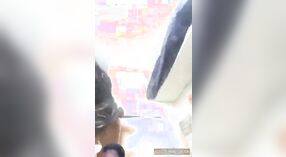 Любительская тамильская девушка доставляет себе удовольствие интенсивной мастурбацией на камеру 0 минута 0 сек