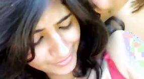 Una splendida teen pakistana ottiene piacere dal suo partner in mezzo alla natura 2 min 00 sec