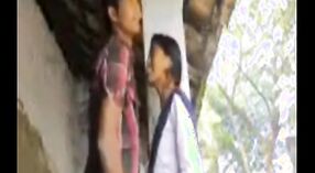 Bihari schoolmeisjes passionate outdoor encounter 2 min 20 sec
