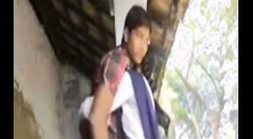 Bihari schoolmeisjes passionate outdoor encounter 3 min 00 sec