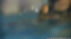 আরবীয় রাজকন্যা তার অপ্রতিরোধ্য কবজ প্রদর্শন করে 0 মিন 0 সেকেন্ড