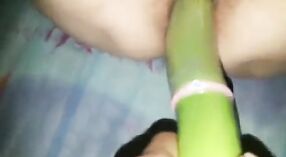 Indiase tante geniet hardcore seks met een grote komkommer en penis 0 min 0 sec