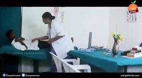 インドのポルノ映画でのデジドクターズの情熱的な出会い 0 分 0 秒