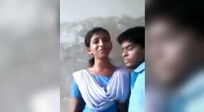 Desi écolière du Jharkhand devient coquine en classe 3 minute 00 sec