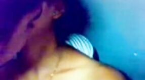 Tiener Bengaals meisje experiences haar eerste tijd met amateur seks 3 min 20 sec