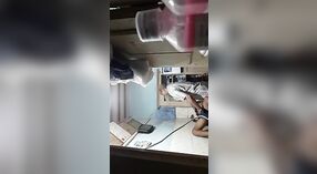 Doktor heimlich Finger fickt den indischen Patienten 0 min 0 s
