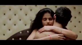 Dampfbegegnung in einem Bollywood -Erwachsenenfilm 3 min 40 s