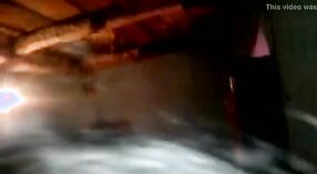 Village dziewczyna Ladaks uwodzicielski piersi są fondled w a steamy wideo 2 / min 00 sec