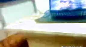 একটি সেক্সি ভারতীয় স্কুল ছাত্রী দুষ্টু আচরণের কলঙ্কজনক এমএমএস 4 মিন 00 সেকেন্ড