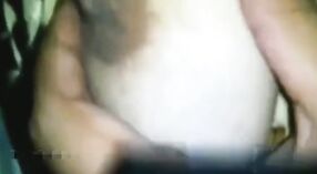 তাজা ভারতীয় সৌন্দর্য আনন্দদায়ক পায়ূ এনকাউন্টারে জড়িত 3 মিন 50 সেকেন্ড