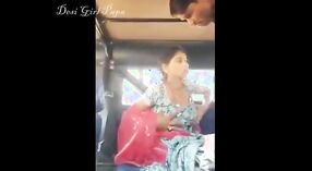 Marwadi żony gorące spotkanie z lokalnym taksówkarzem na świeżym powietrzu 4 / min 20 sec