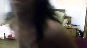 Seorang wanita Telugu yang menggairahkan mengungkapkan dirinya dalam pertemuan video yang beruap 1 min 40 sec