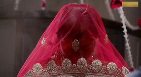 Seorang pria menjual istrinya yang baru menikah pada malam pertama dalam serial web India 2 min 20 sec