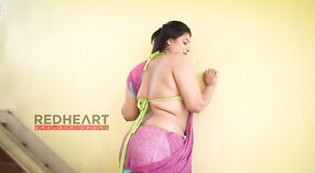 Sensual Indian woman in a traditional saree - Saree: Nancy 7 min 20 sec