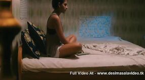 Wanita India seksi dengan payudara besar tertangkap kamera dalam seri web terbaru 2 min 10 sec