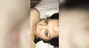 Desi Teen genießt erotische Sex im Hotelzimmer mit Punjabi -Mädchen 1 min 00 s