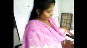 ケララ出身のインドの成熟した女性 0 分 0 秒
