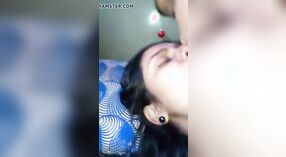 Prawan desi nyenengi kegiatan seksual karo iringan audio Hindi 1 min 30 sec